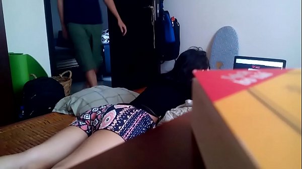 La telecamera nascosta del fidanzato vietnamita per niente