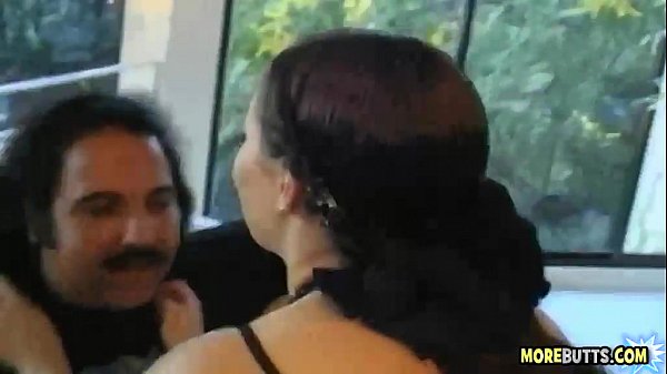 Pornostar di classe con due ragazze