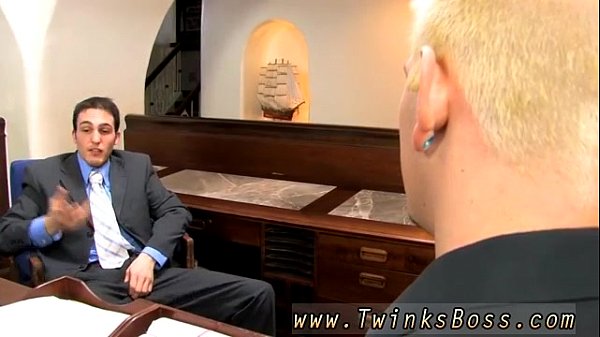 Sexy schwule Filme mit langen, fetten Penissen herunterladen Er gibt schließlich Mr. nach.