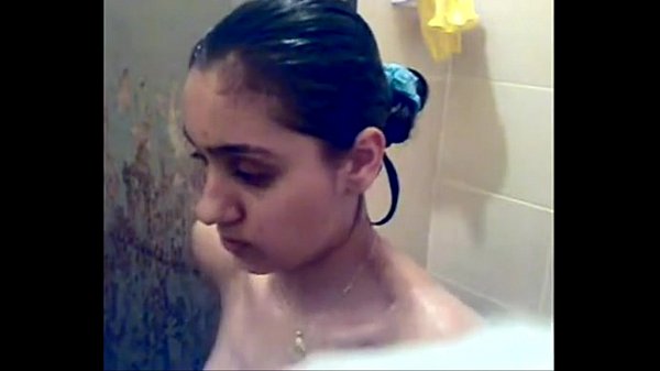 Hot &amp_ Sexy Pakistani Girl Showing Boob - XVIDEOS.COM