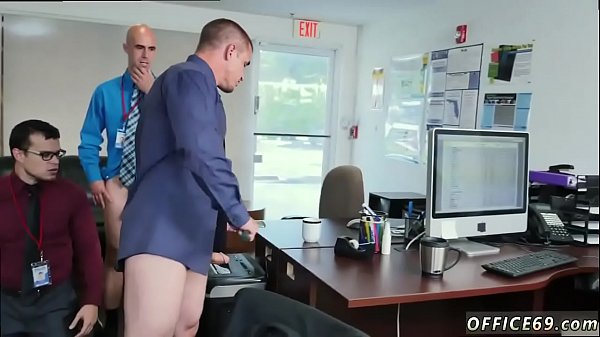 Film sui testicoli dei maschi porno gay Lo yoga nudo motiva di più