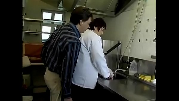 BBW TEDESCO MATURA SCOPATA IN CUCINA