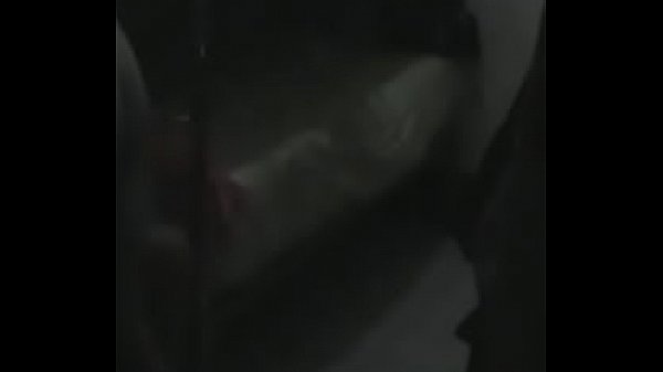 Quanto è delizioso leccare la moglie di un altro mentre è via, la mia vicina viene a trovarmi per la terza volta mentre suo marito è appena andato al lavoro, non posso negare il mio cazzo al mio caro vicino