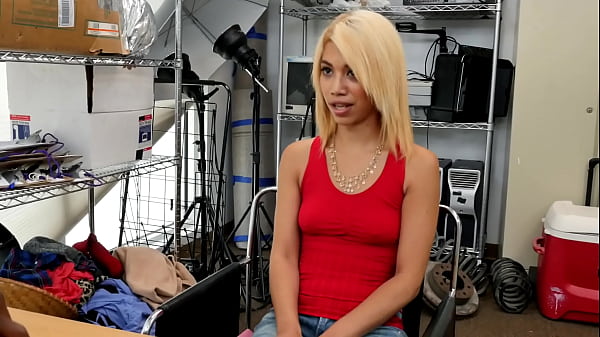 Blonde petite pornstar blows like a professional at black casting agent'_s trial