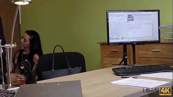 Belle ado se déshabille