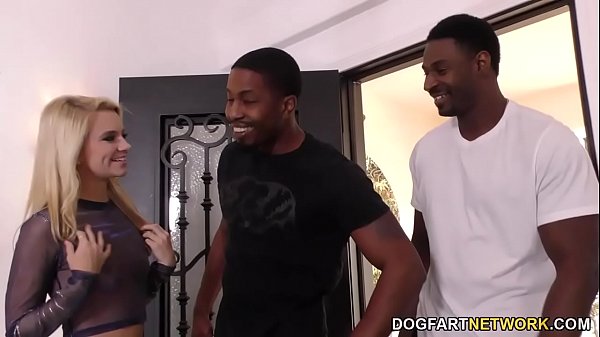 Riley Star tradisce con un grosso cazzo nero