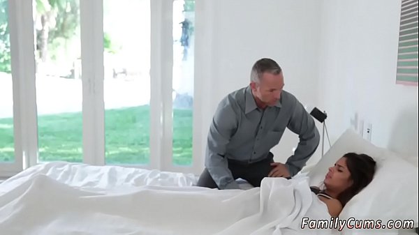 chiede la figliastra di patron'_s e giochi di sesso con la famiglia acquisita Stepplaymate'_s