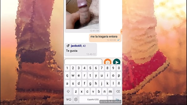 Bliss chatea simultáneamente con varios chicos