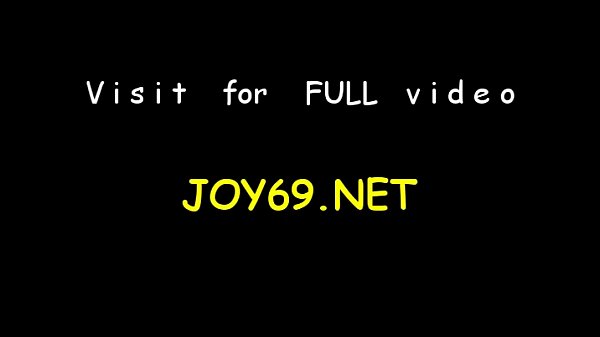 Una ragazzina arrapata stimola la figa in una sorprendente scena softcore