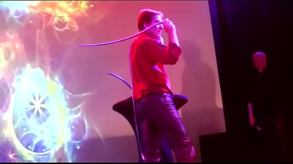 Der Schöpfer des weißen Wolfs, SM-Erotiksalon, Rennes, La Robe