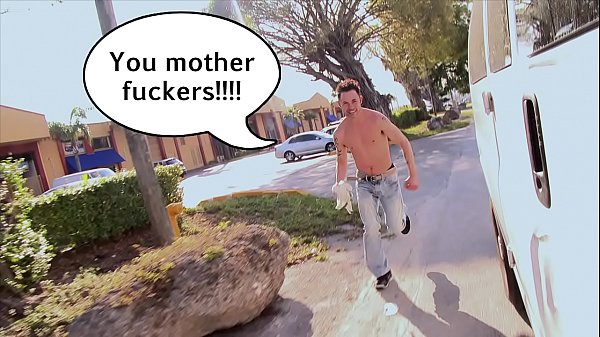 BAIT BUS - Cole Harvey y Vanessa encuentran a un turista heterosexual en las calles de Miami y lo engañan