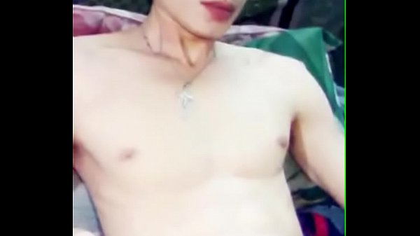 Collezione di ragazzi con grossi cazzi che si masturbano P1