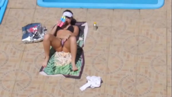 Flagra safada masturbando Piscina Flagged Girl masturbate on the pool