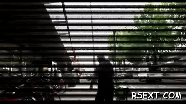 Older hooker gets down and sucks jock before getting licked