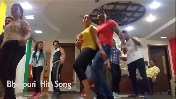 Hot Akshara Singh Dance Rehearsal and shaking boobs