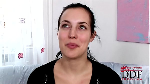 Carmen Croft - Nena impecable lo muestra todo (casting)