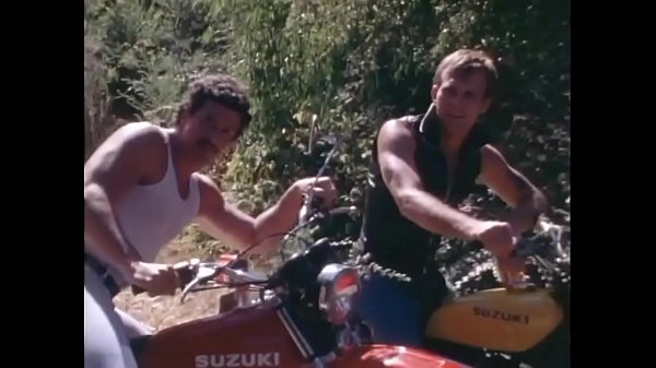 विंटेज त्रिगुट आउटडोर