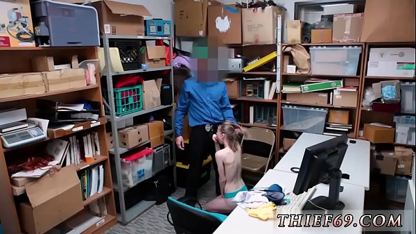 La prima volta che il sospetto era uno spogliarellista della polizia maschio era un po' veloce e in grado di farlo