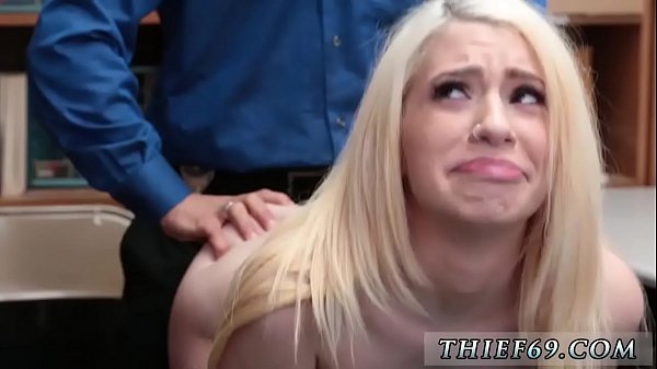 Italienischer Teenager und Paar verführen hausgemachten versuchten Diebstahl