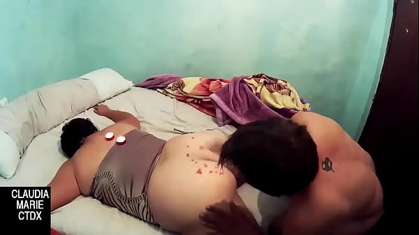 Füllen Sie den Arsch des dicken Mädchens mit Ce und essen Sie dann ihre gesamte Muschi. Kerzenfetisch