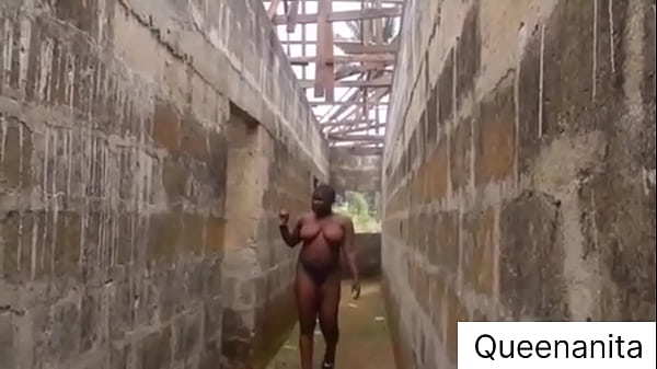 Das unvollendete Gebäude, in dem Mädchen nackt leben und jeden ficken, der im örtlichen Busch vorbeikommt