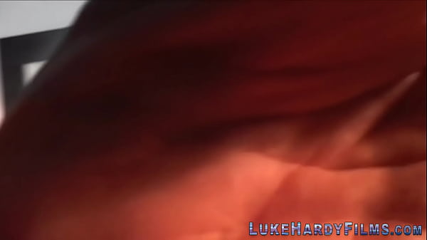 Brit fa sesso anale con il grosso cazzo della pornostar