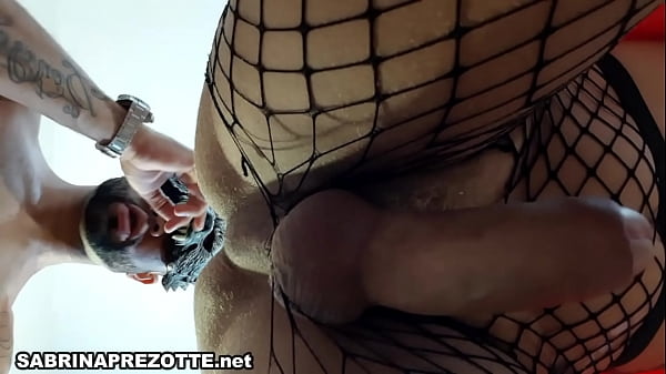 travesti chaud le donnant au grand méchant loup - Sabrina Prezotte prend 23 cm de bite épaisse dans le cul - Complet sur MES CHAÎNES.