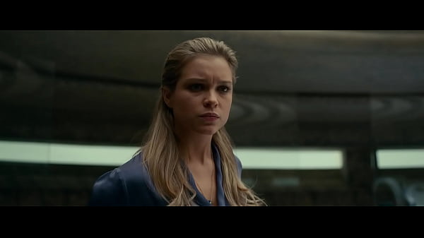 Il nome di questa giovane ragazza è otinifnI