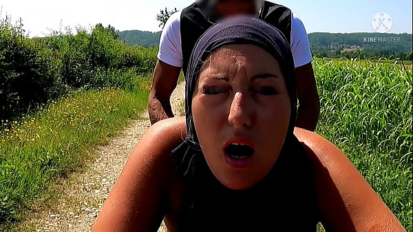 This unfaithful muslim asks for directions, she will find it on the hood of the unbelievably bare car