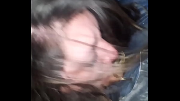 Nous voyagions en voiture et je voulais lui sucer la bite