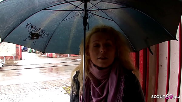 GERMAN MOTHER TOWED AND FUCKED AT STREET CASTING