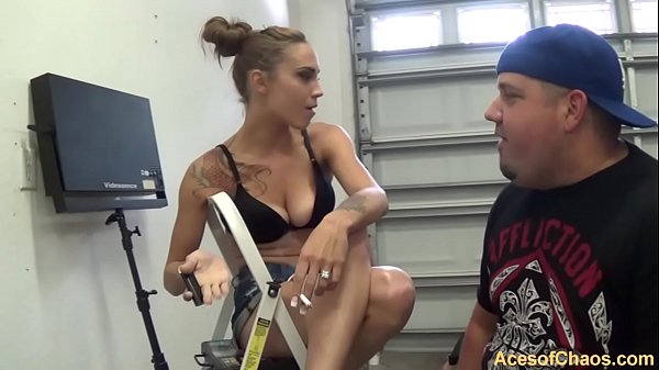 Sasha Foxxx Posacenere umano e umiliazione