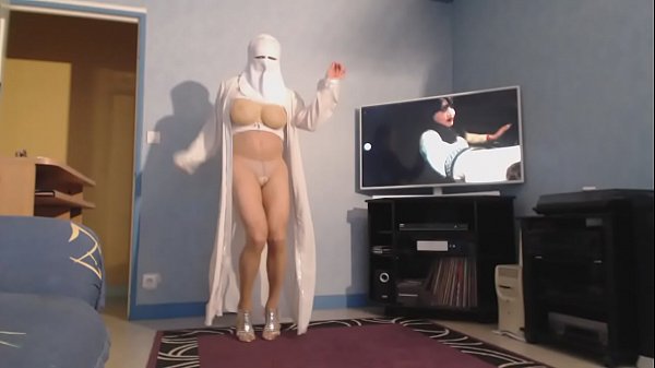 Große Brüste von Muslimen in Burka