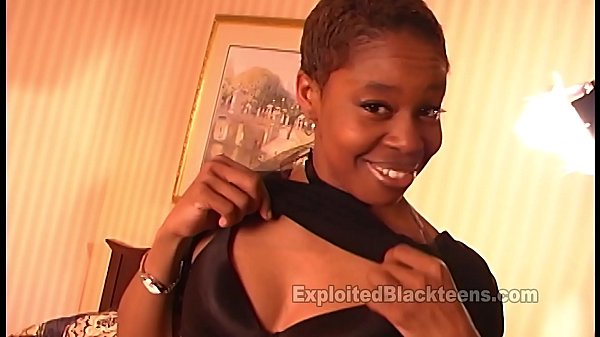 第一次乌木业余自制黑色色情视频