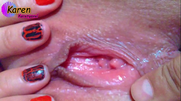 Spiel mit Karens Nippel und Muschi