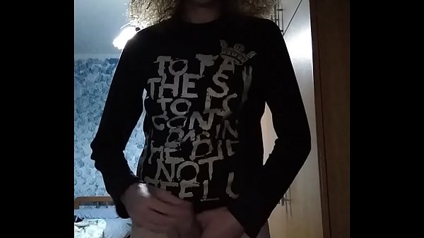 E'_ sto scopando, ho due genitori bastardi che vogliono fottermi. Per favore siete capaci di darmi una mano per metterli fuori fase. Poi per il resto amo la vita vera. Finito sto stap ci divertiremo in tutta libert&agrave_.