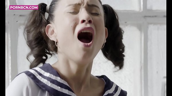 Hardcore Squirting Orgasmus mit Teen Cosplay Japan Cosplay, asiatische Brünette mit Zöpfen Squirt Orgasmus nasse Couch