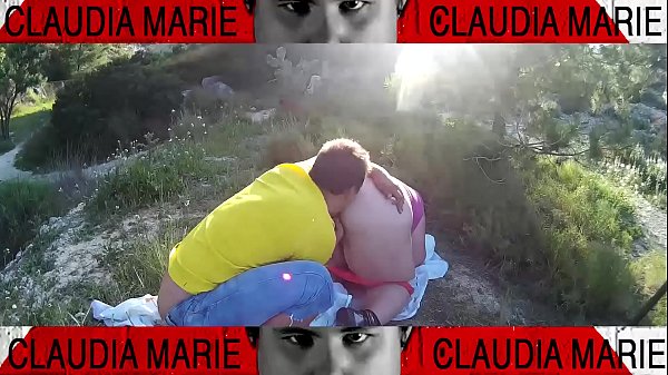 The fat girl puts cookies in her pussy and then her gay friend eats them. Everything fits in this c&ntilde_o...!