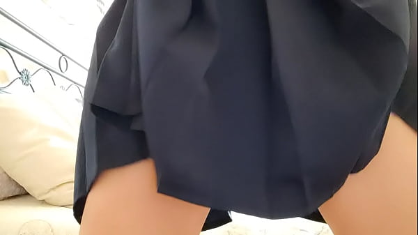 Sinnliches Teenie-Mädchen zeigt sich im Amateurbereich