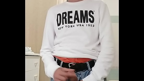 Sono un grande uomo d'affari in bagno, annuso e annuso i miei guadagni. Affari milionari