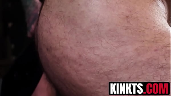 Dale Savage si sottomette al controllo di Chelsea Marie&acirc_, prendendo la palla, spaccando la gola, scopando e facendo sesso anale profondo prima che lei lo munga a secco.