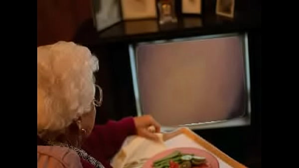 ciao, mi chiamo Kelly Wright, sono una troia quindi per favore vieni e usami come tale anche se non spari a un ragazzo, voglio il tuo cazzo