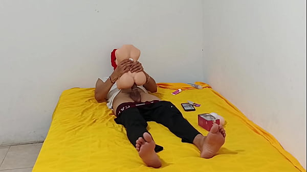 Amateur-Teenager gibt an – hübsch