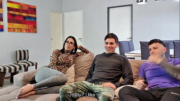 Adolescente latina se luce - sexy