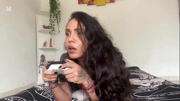 My naughty stepsister takes my Xbox away from me so I fuck her instead of continuing to play - PORNO EN ESPA&Ntilde_OL