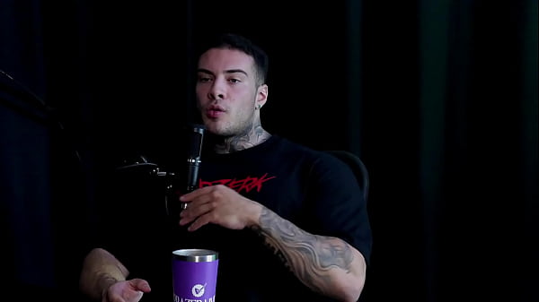 Er ist der Esser verheirateter Frauen, er ist nicht monogam, LGBT ist der beste Weg für Männer, er hat keinen Scheißfetisch gemacht, und wenn er ein junges Mädchen beim Sex erwischt ... - Rafinha von CREF (ANSCHAUEN: SHEER/RED)