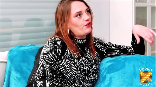 La calda rossa Melany prende due cazzi con gioia