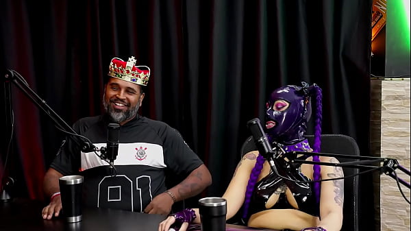 Ele sempre ouviu falar sobre sadomasoquismo, teve sua primeira experiência com podoterapia, contou como se conheceram e como funciona o relacionamento... - Madame Agatha e Jeff Neg&atilde_o (Rei das Entrevistas)