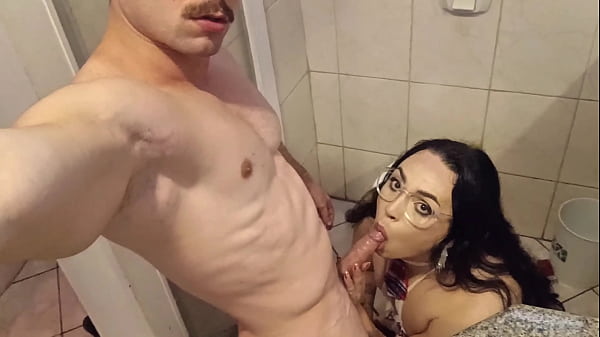 Jogo da verdade ou consequ&ecirc_ncia com a travesti rabuda