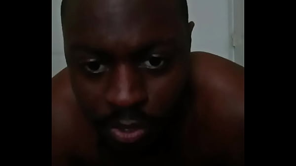 Mi tolgo gli occhiali e smetto di ballare per un attimo per spiegare cosa vedo nella posizione di esercizio preferita anche altri remix che ascolto raramente di una canzone che ho realizzato gratuitamente ricordato 1